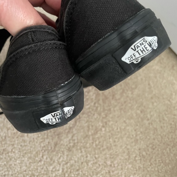 Vans - Picture 3 of 4